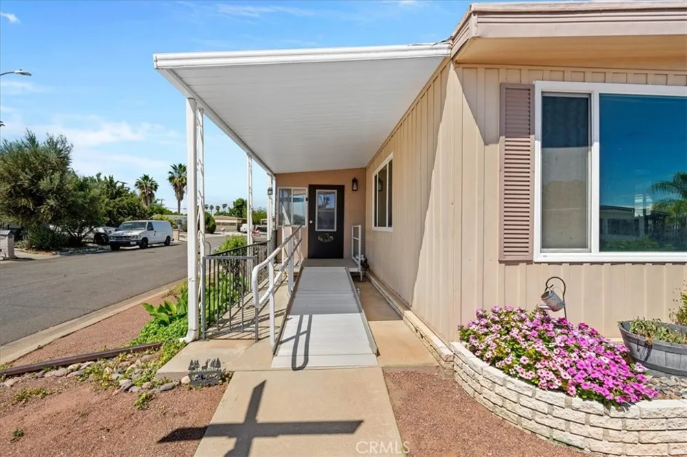 850 San Ynez Hemet, CA 92543