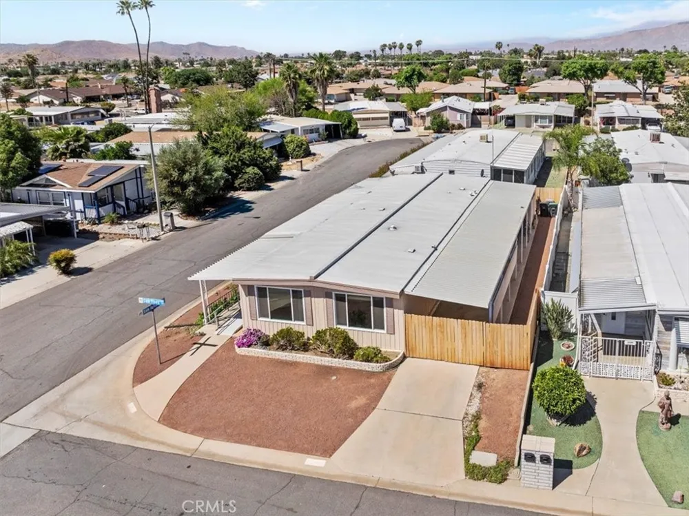 850 San Ynez Hemet, CA 92543