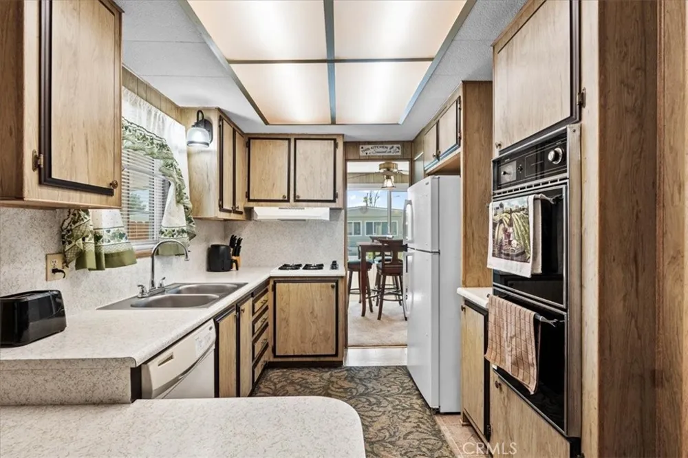 850 San Ynez Hemet, CA 92543