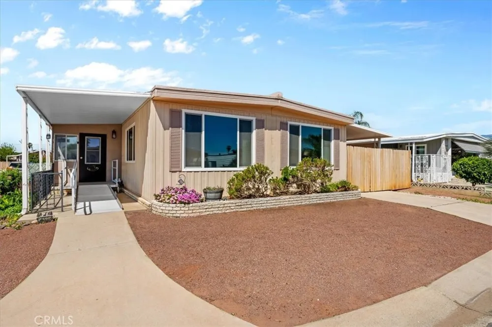 850 San Ynez Hemet, CA 92543