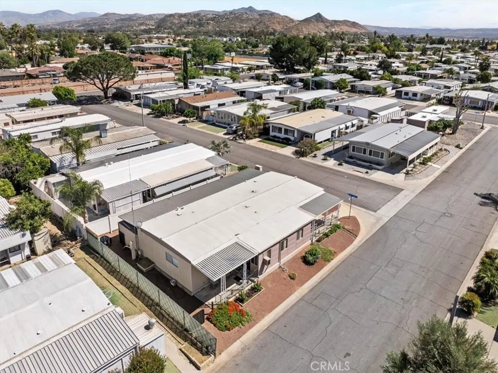 850 San Ynez Hemet, CA 92543