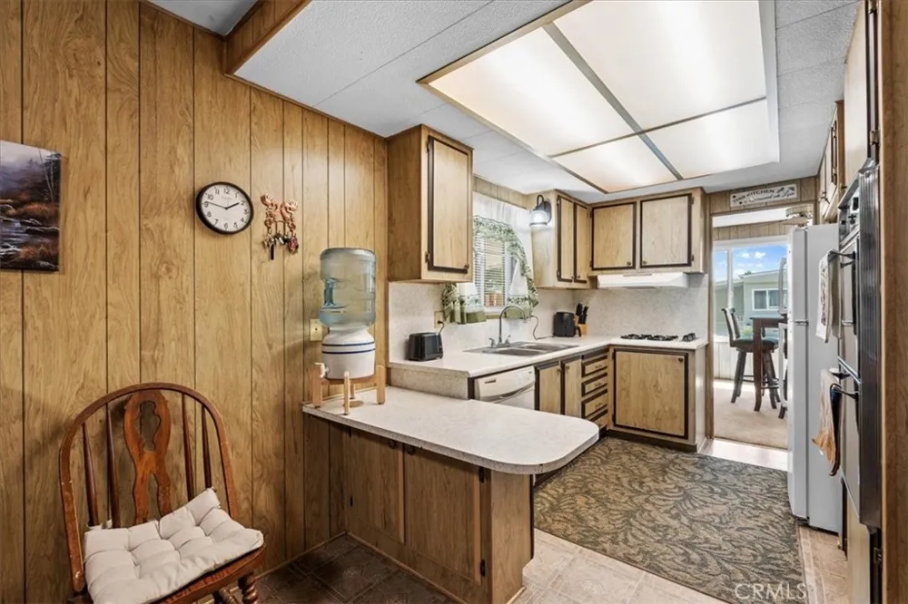 850 San Ynez Hemet, CA 92543