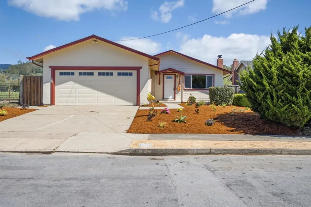 1017 Golden Gate Avenue Half Moon Bay, CA 94019