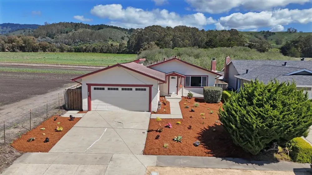 1017 Golden Gate Avenue Half Moon Bay, CA 94019