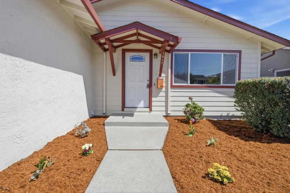 1017 Golden Gate Avenue Half Moon Bay, CA 94019