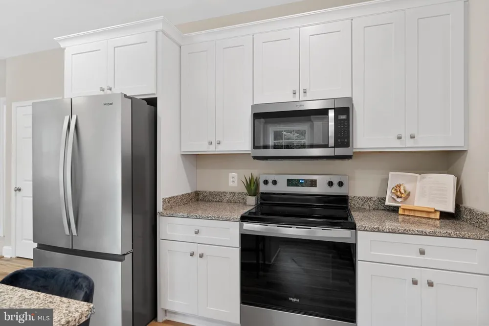 13 CANDLEBERRY DRIVE La Plata, MD 20646