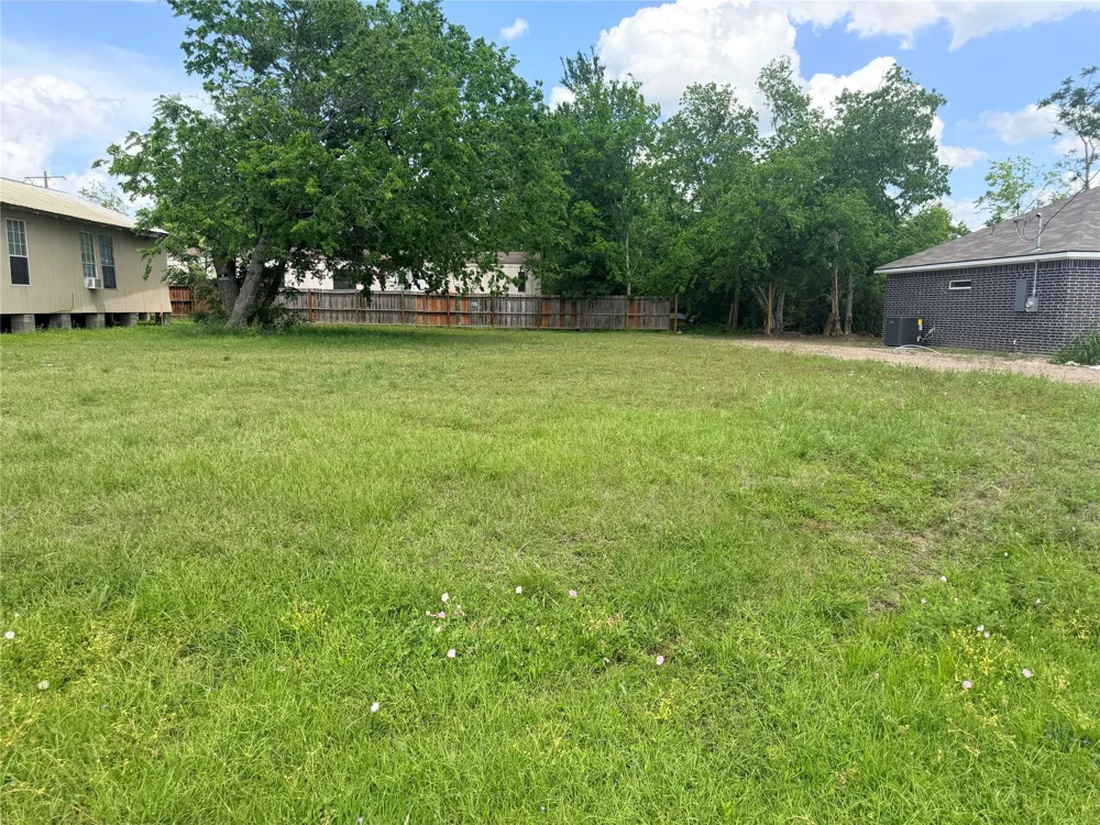 606 7th Street Navasota, TX 77868