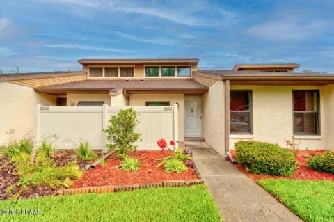 1262 Charter Oaks Circle