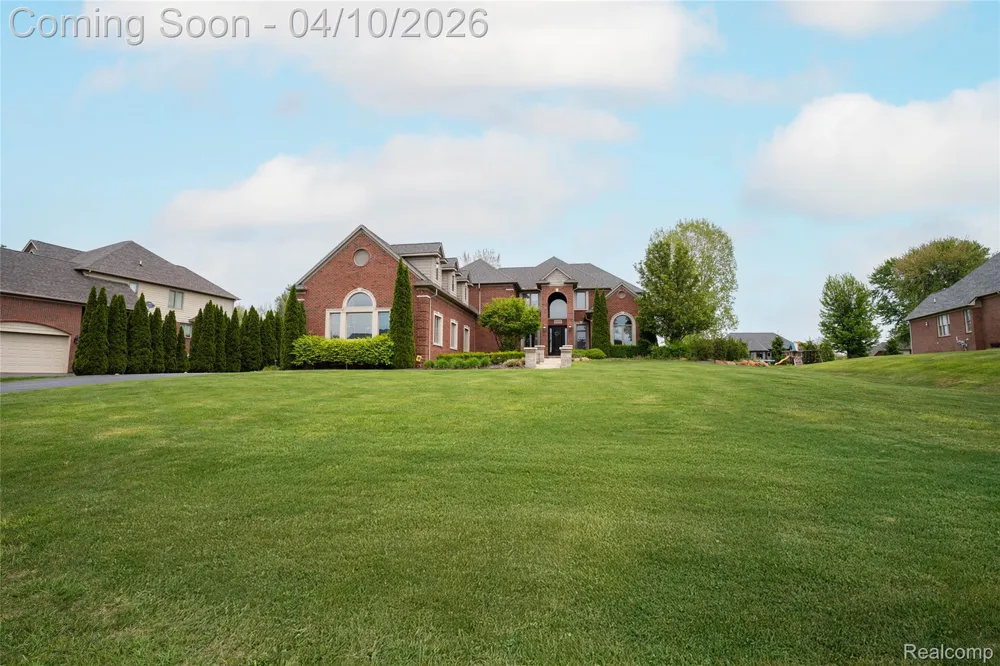 67102 Rachael Lane Washington Township, MI 48095