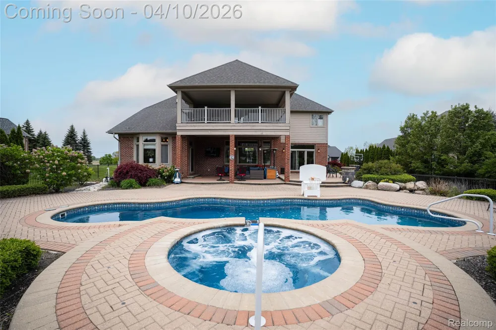 67102 Rachael Lane Washington Township, MI 48095