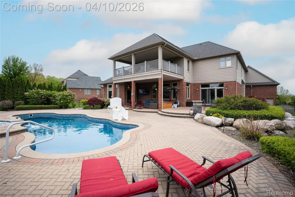 67102 Rachael Lane Washington Township, MI 48095