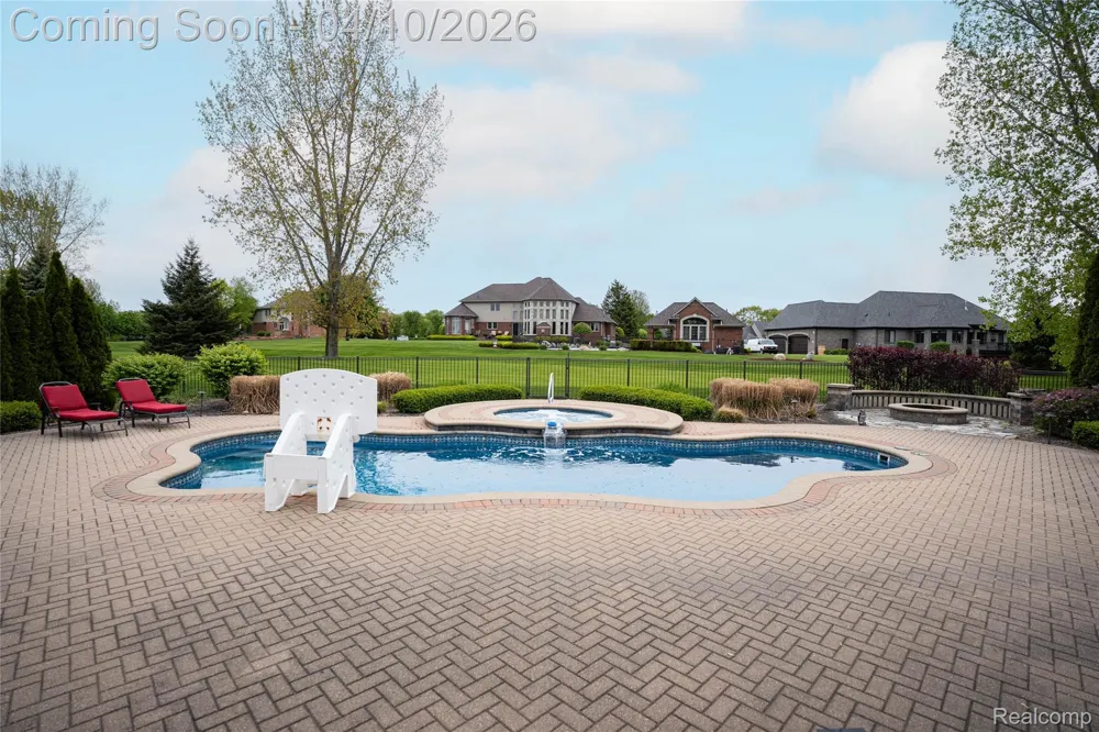 67102 Rachael Lane Washington Township, MI 48095