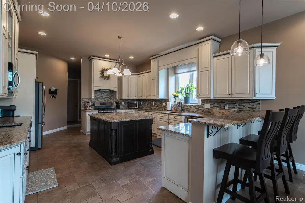 67102 Rachael Lane Washington Township, MI 48095