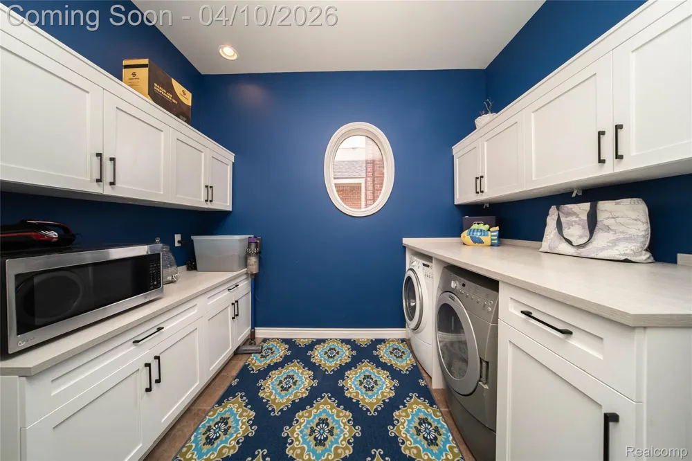 67102 Rachael Lane Washington Township, MI 48095