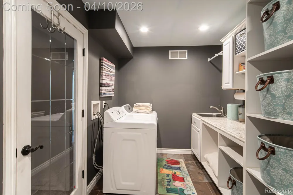 67102 Rachael Lane Washington Township, MI 48095