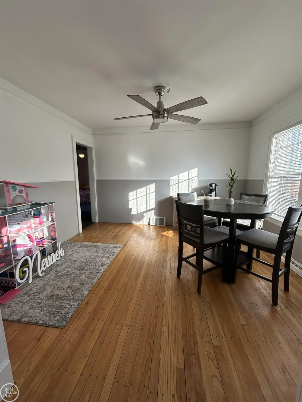 22138 Brittany Avenue Eastpointe City, MI 48021
