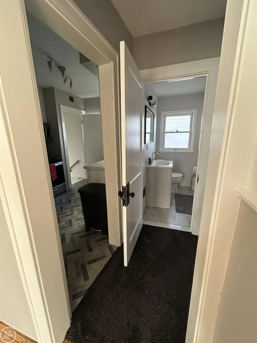 22138 Brittany Avenue Eastpointe City, MI 48021