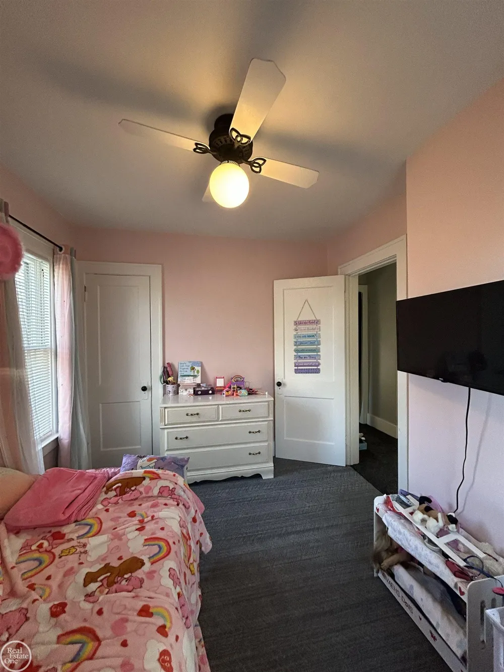 22138 Brittany Avenue Eastpointe City, MI 48021