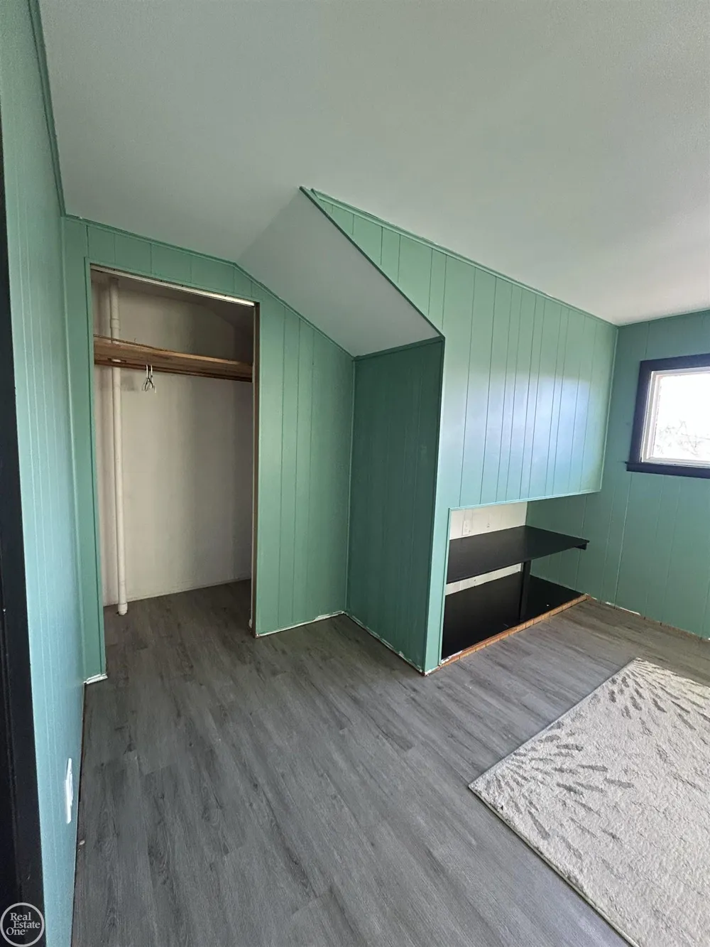 22138 Brittany Avenue Eastpointe City, MI 48021