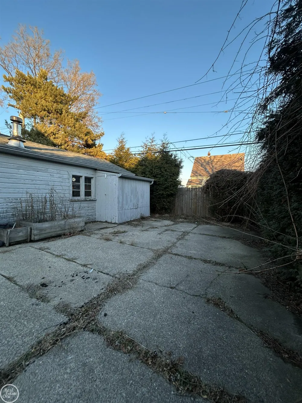 22138 Brittany Avenue Eastpointe City, MI 48021