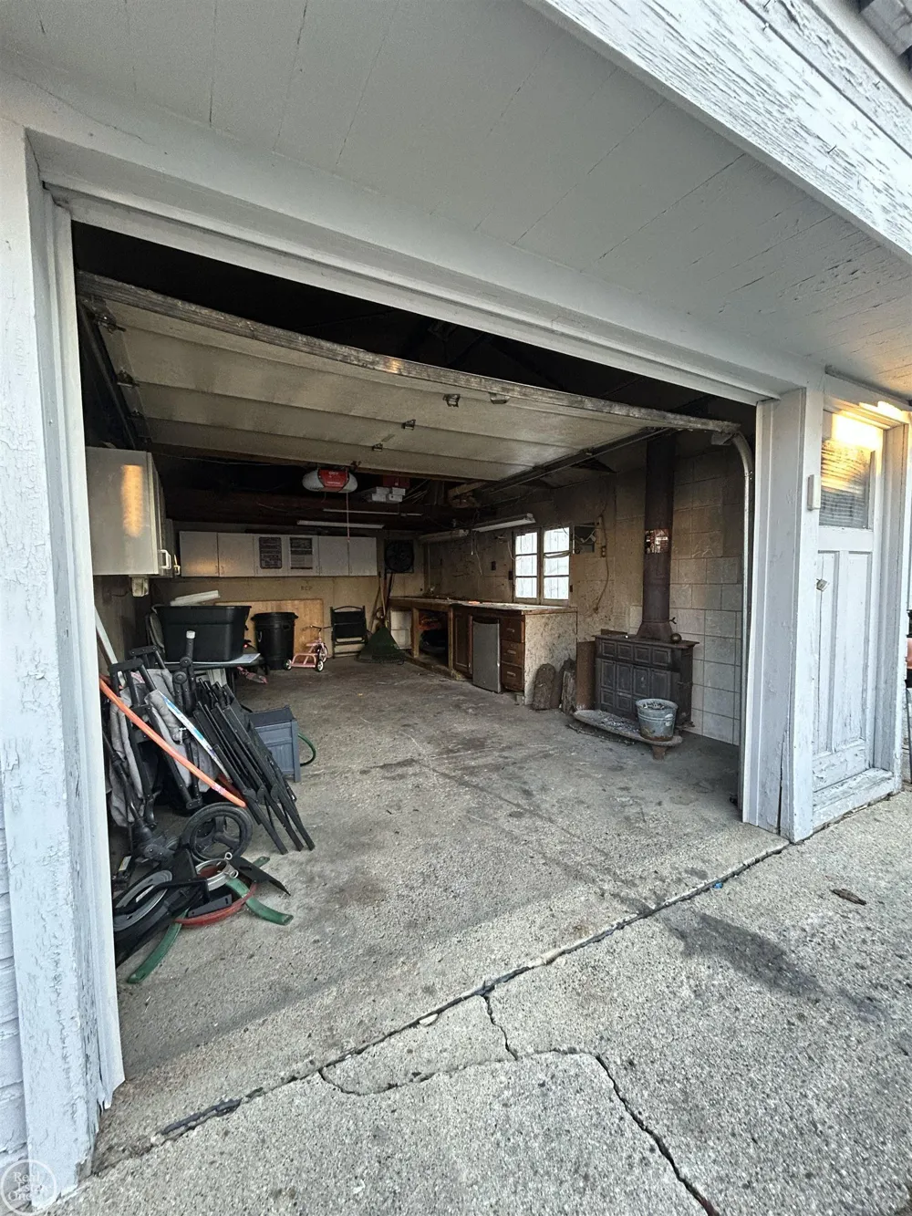 22138 Brittany Avenue Eastpointe City, MI 48021