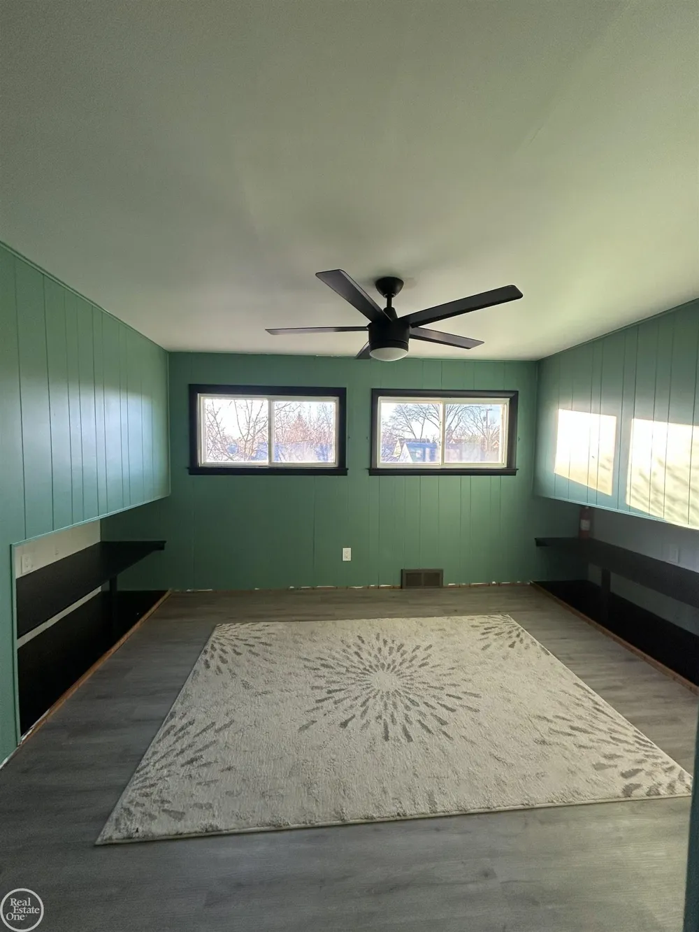 22138 Brittany Avenue Eastpointe City, MI 48021