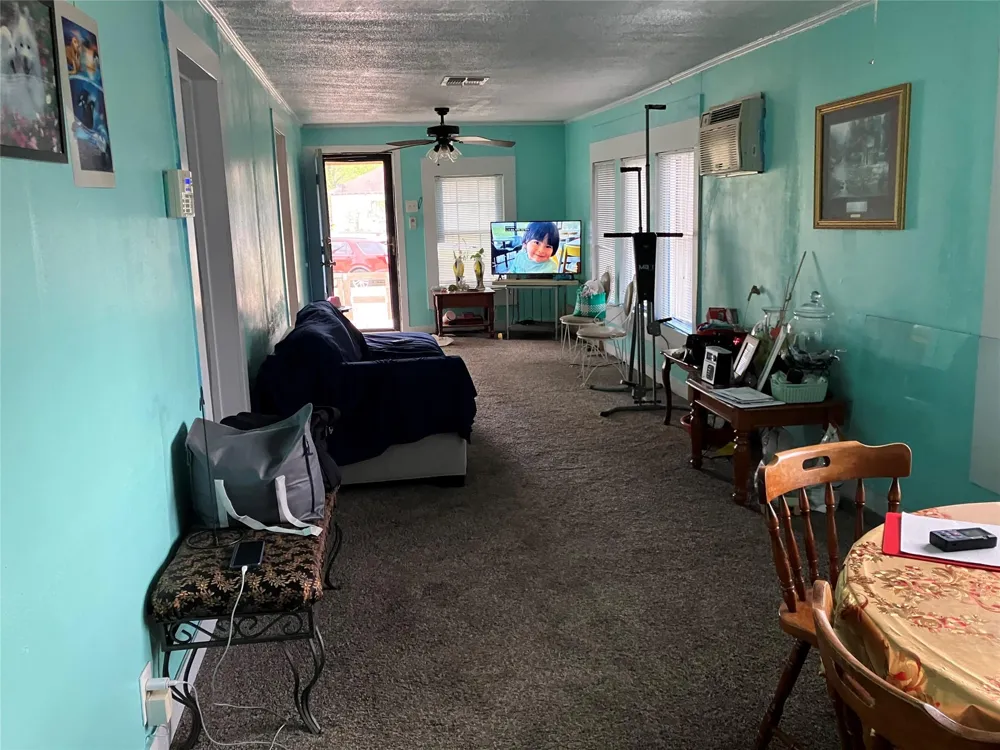 1010 Harlem El Campo, TX 77437