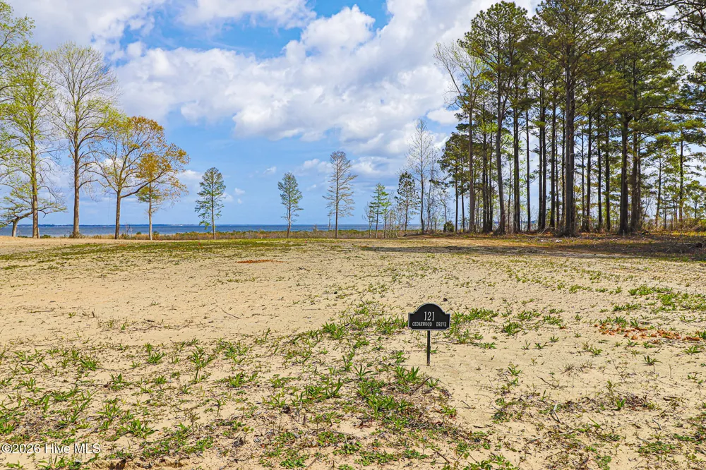 121 Cedarwood Drive Havelock, NC 28532