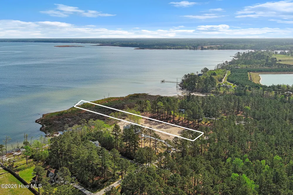 121 Cedarwood Drive Havelock, NC 28532
