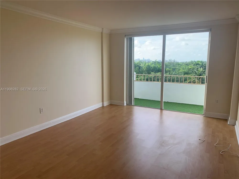177 Ocean Lane Dr #512 Key Biscayne, FL 33149