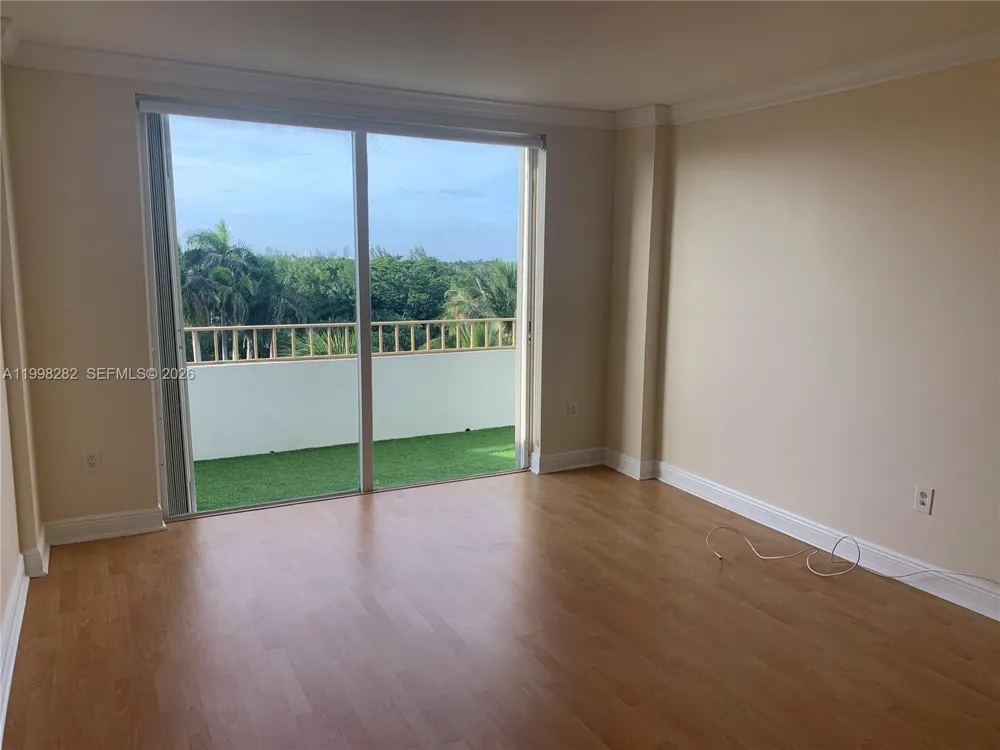 177 Ocean Lane Dr #512 Key Biscayne, FL 33149