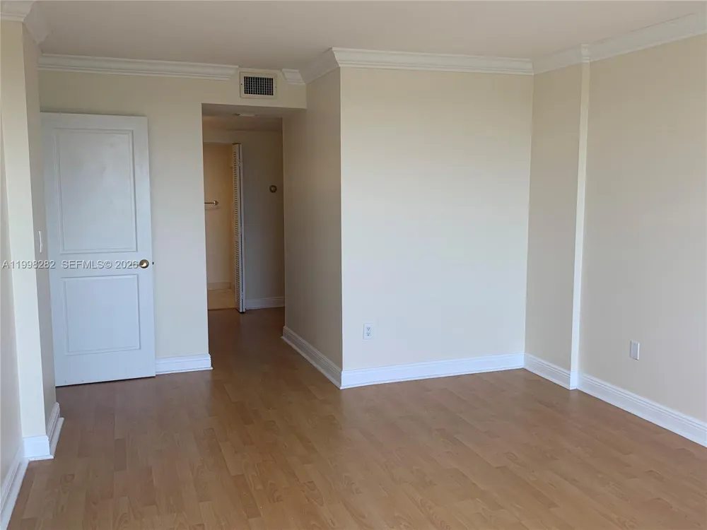 177 Ocean Lane Dr #512 Key Biscayne, FL 33149