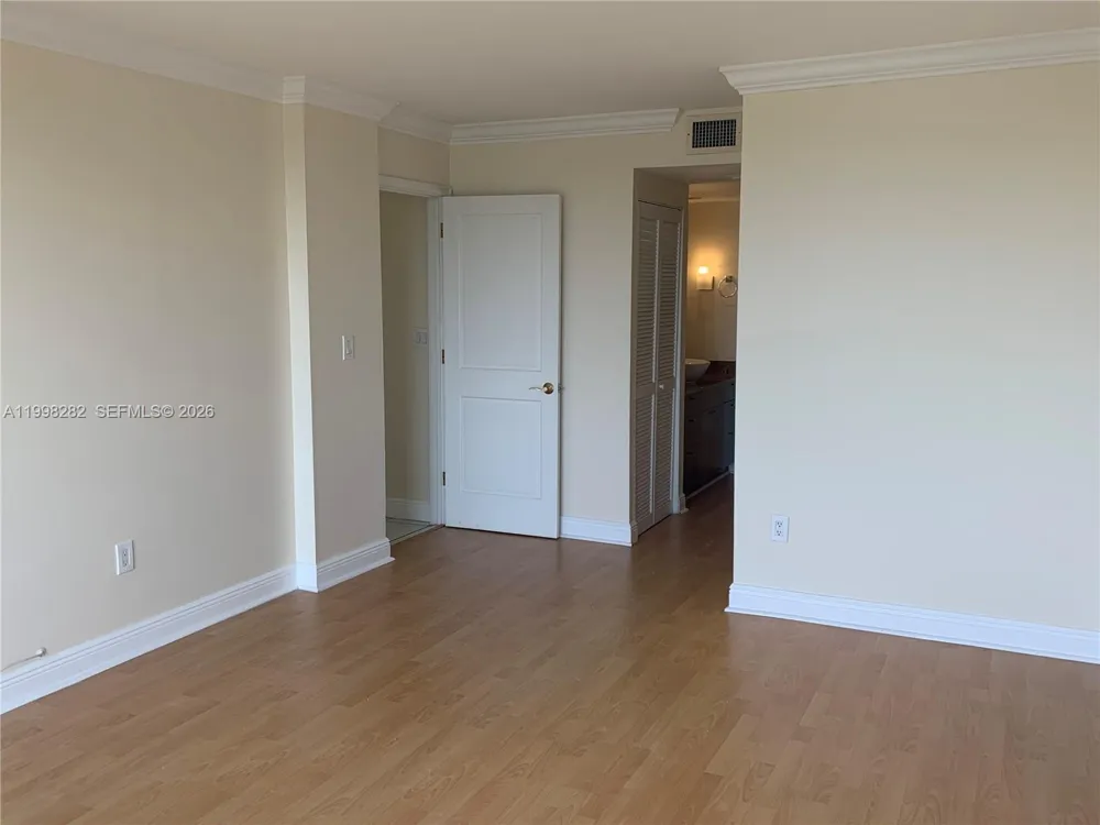 177 Ocean Lane Dr #512 Key Biscayne, FL 33149