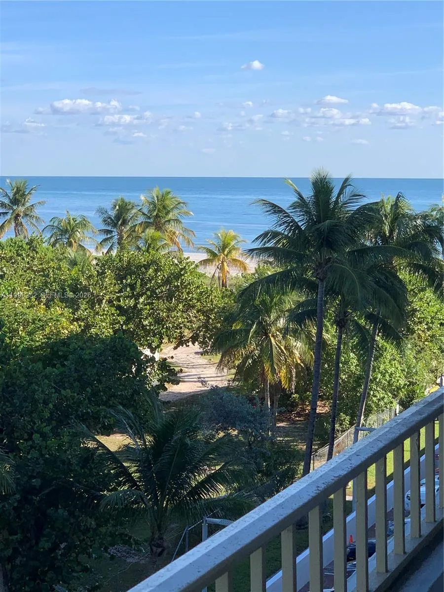 177 Ocean Lane Dr #512 Key Biscayne, FL 33149