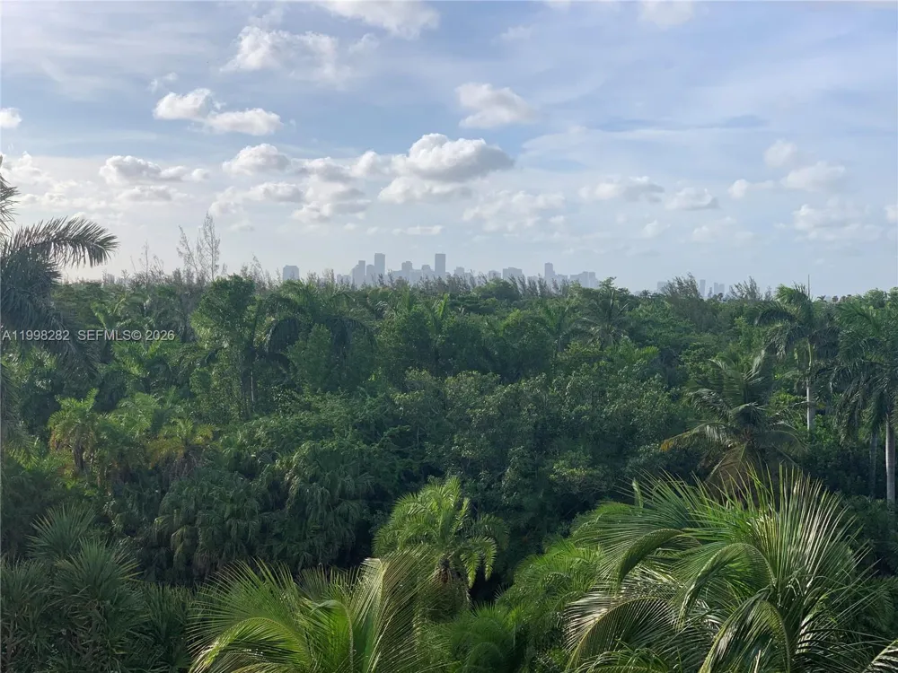 177 Ocean Lane Dr #512 Key Biscayne, FL 33149