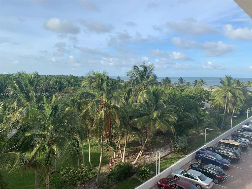 177 Ocean Lane Dr #512 Key Biscayne, FL 33149