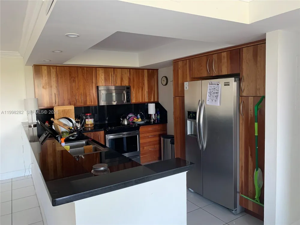 177 Ocean Lane Dr #512 Key Biscayne, FL 33149