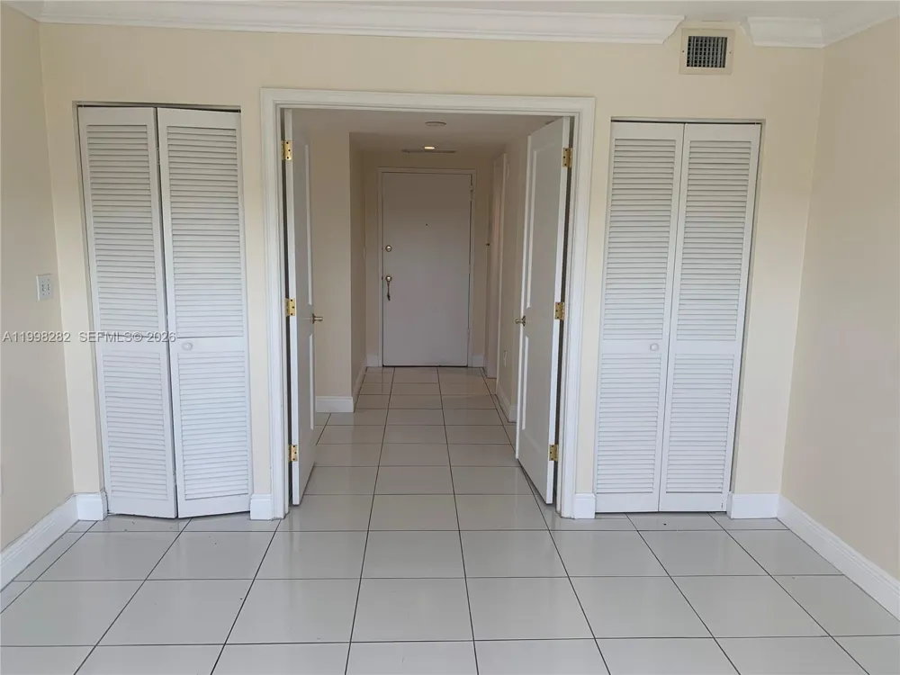 177 Ocean Lane Dr #512 Key Biscayne, FL 33149