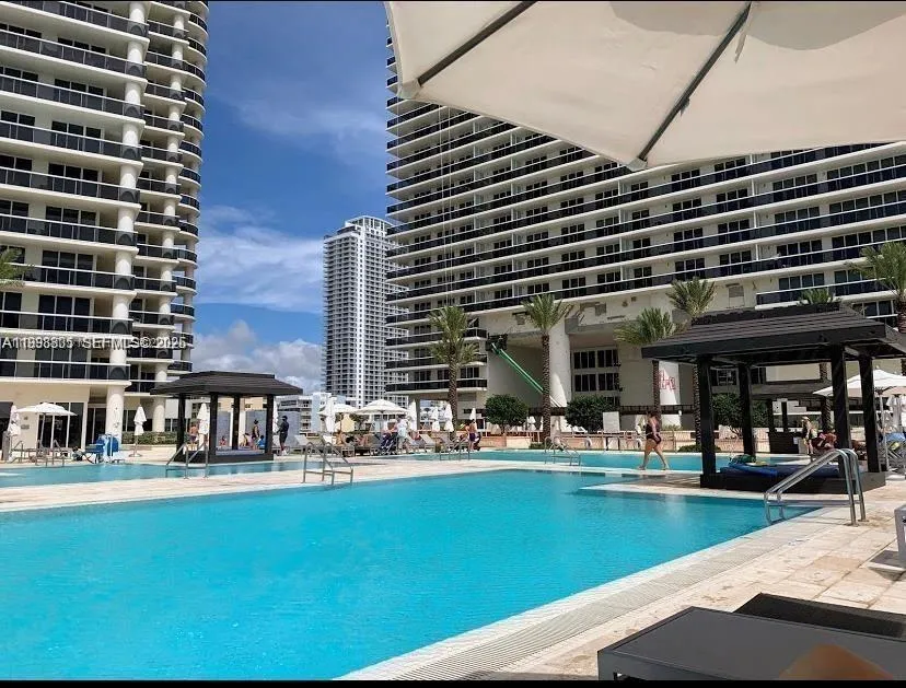 1830 S Ocean Dr #2011 Hallandale Beach, FL 33009