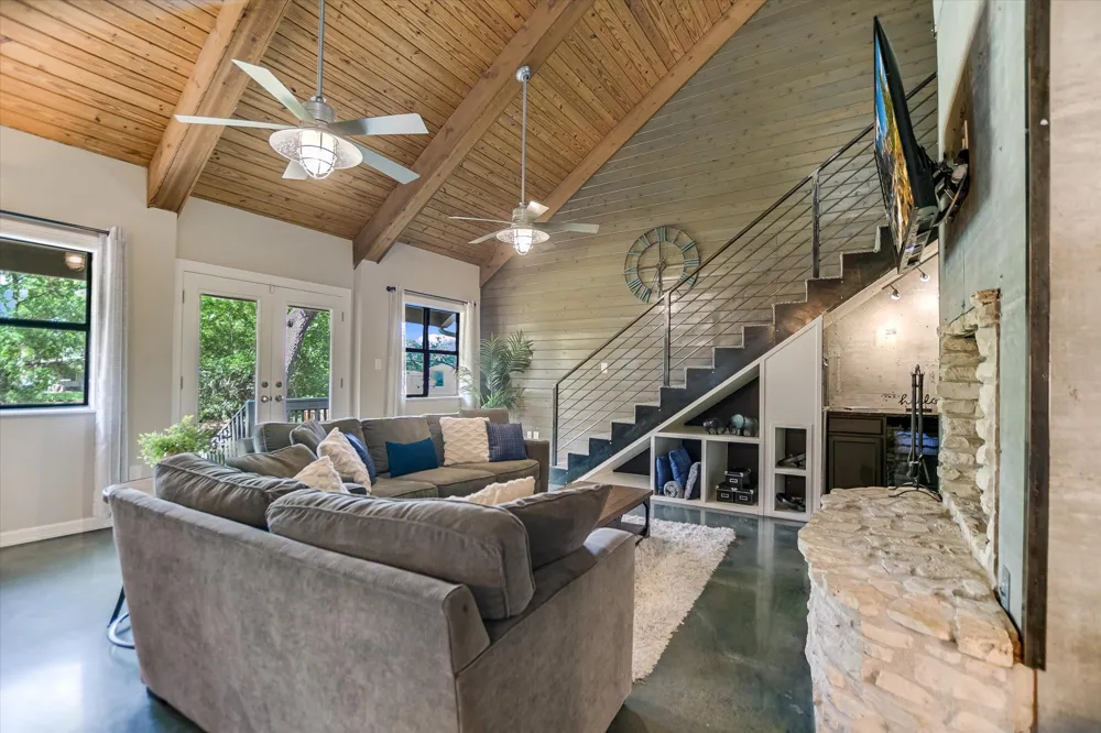 5307 Shady Oaks Circle Kingsland, TX 78639