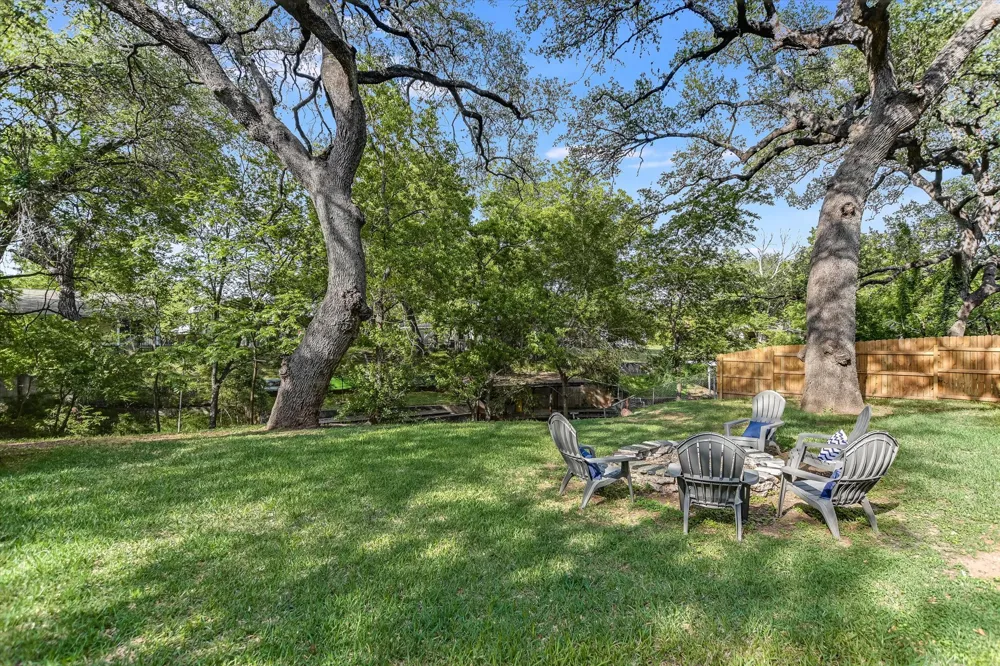5307 Shady Oaks Circle Kingsland, TX 78639