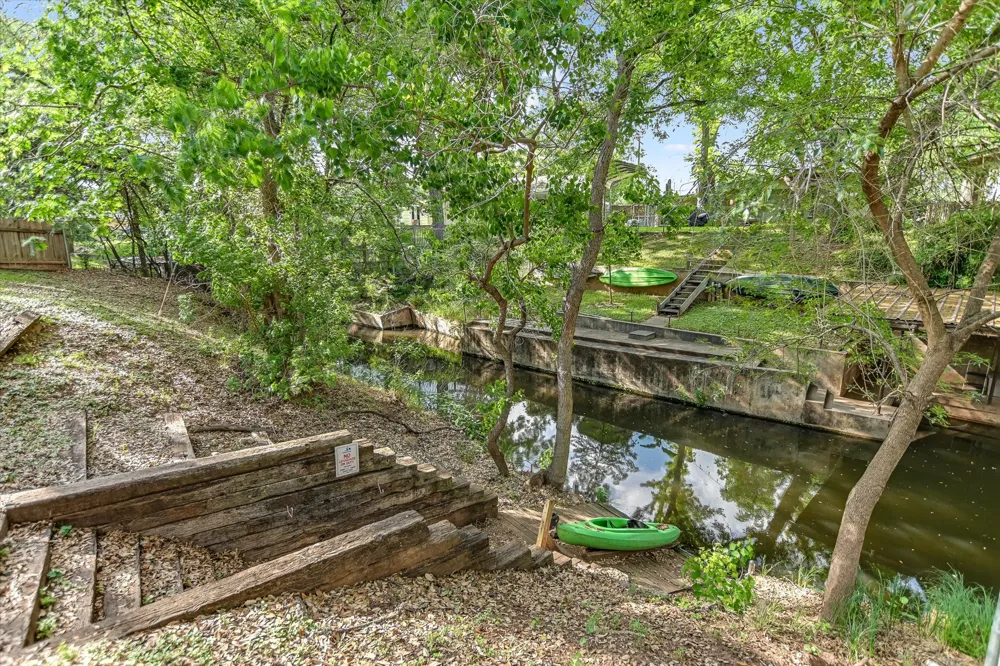 5307 Shady Oaks Circle Kingsland, TX 78639