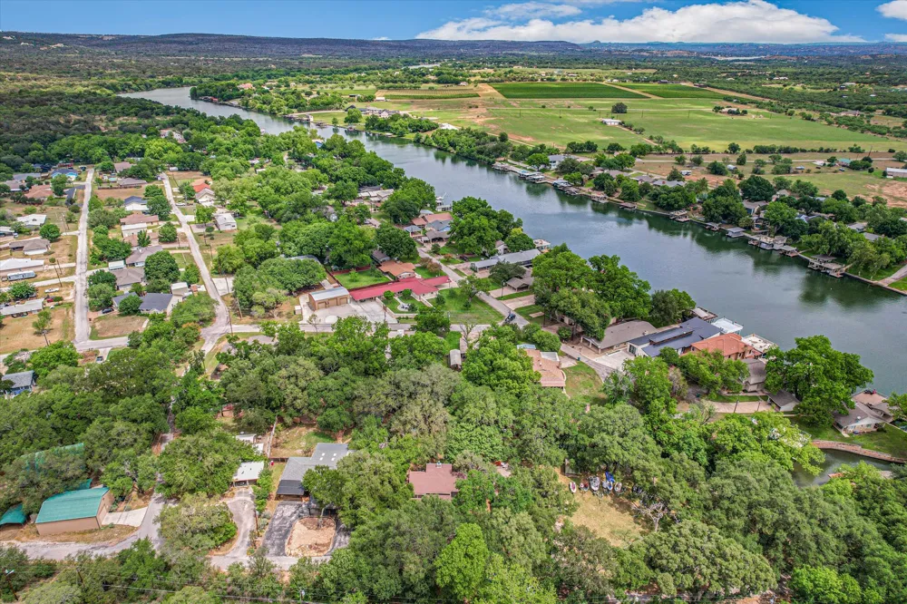 5307 Shady Oaks Circle Kingsland, TX 78639