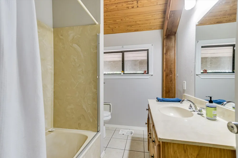 5307 Shady Oaks Circle Kingsland, TX 78639