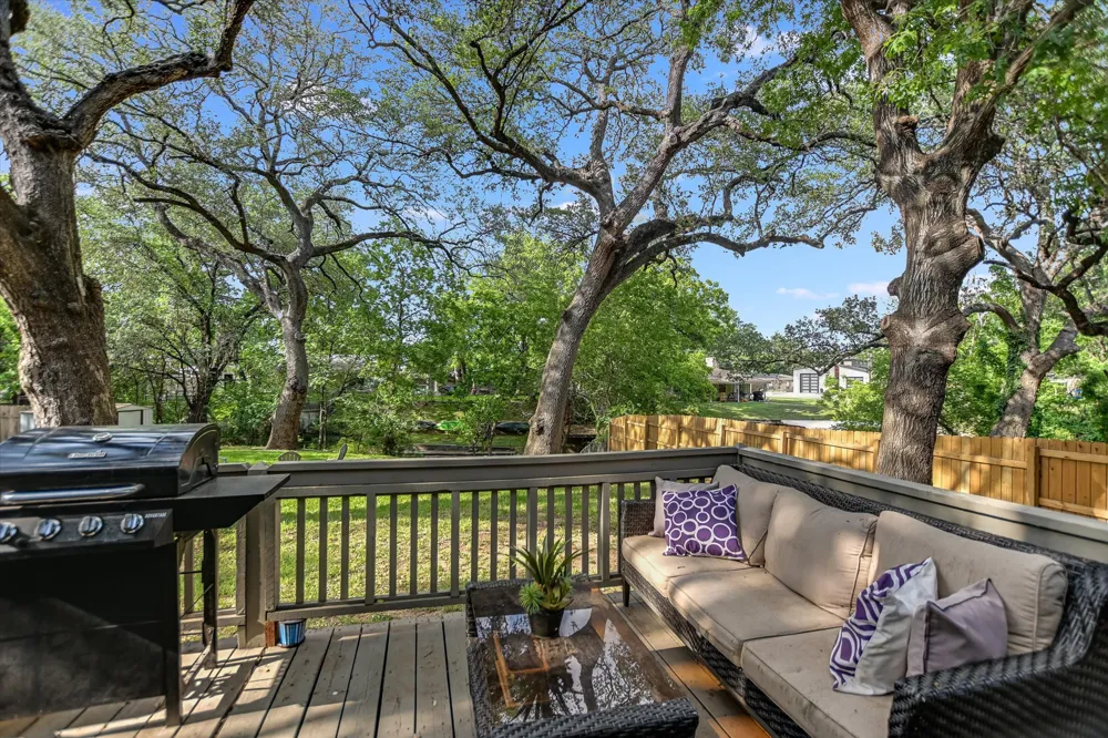 5307 Shady Oaks Circle Kingsland, TX 78639