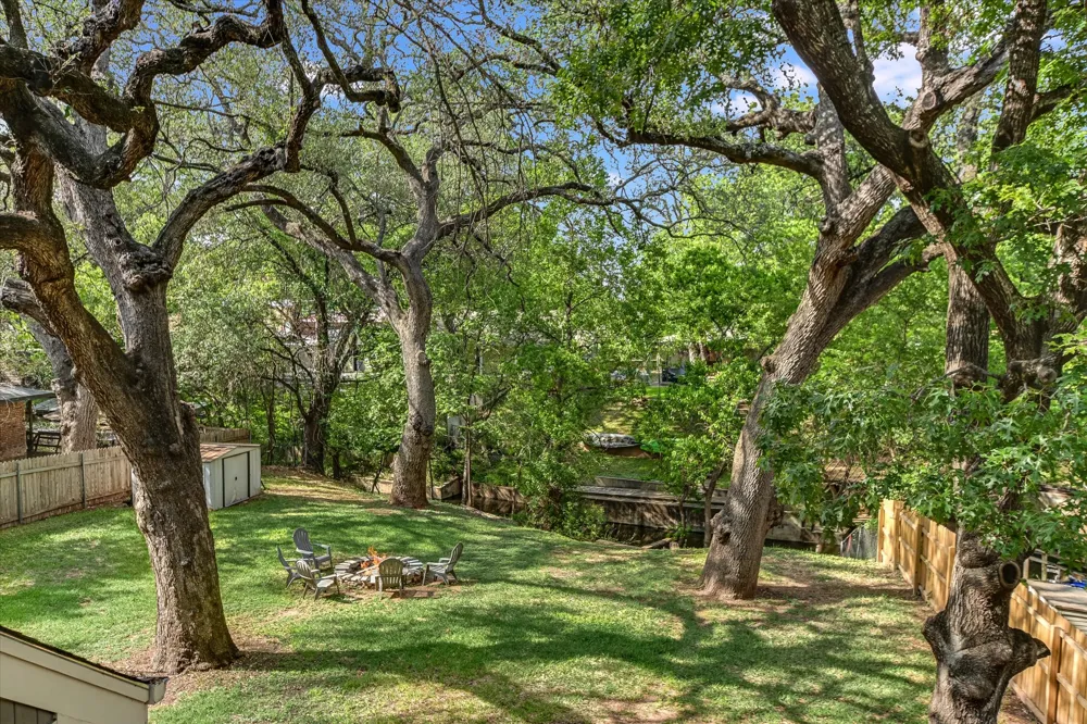 5307 Shady Oaks Circle Kingsland, TX 78639