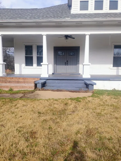 200 E College St