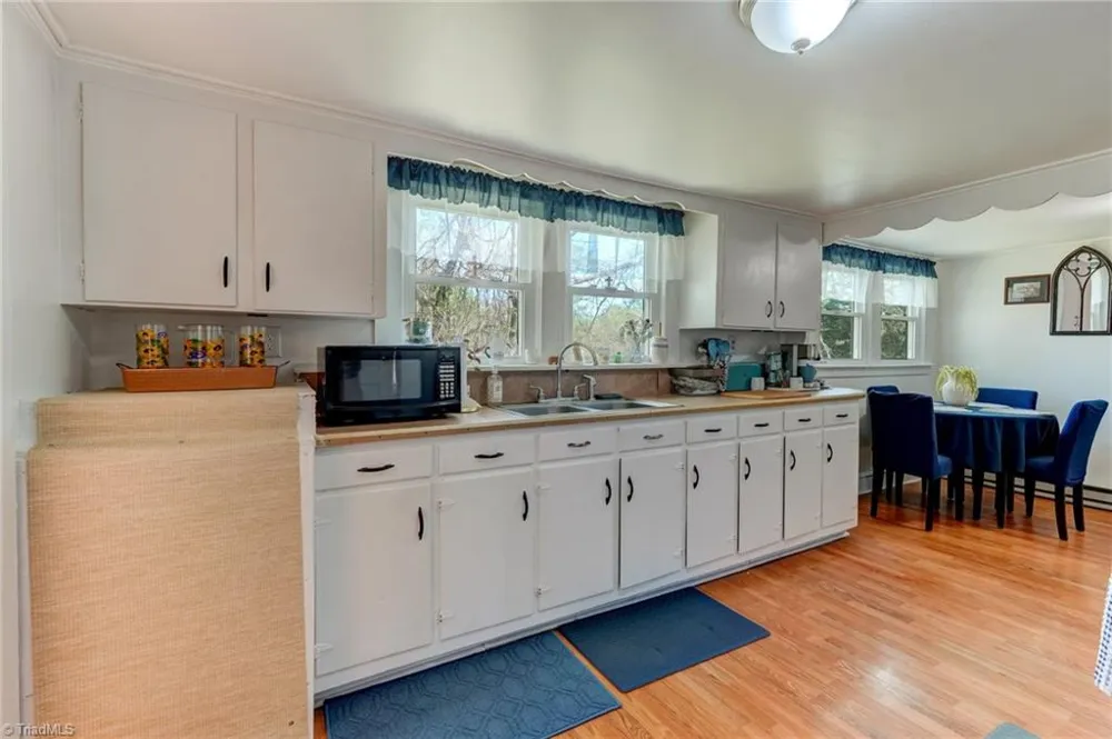 1723 E Meadow Road Eden, NC 27288