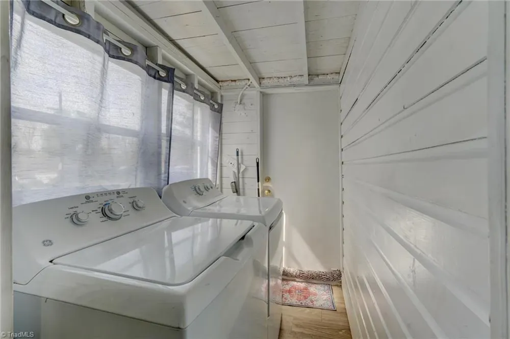 1723 E Meadow Road Eden, NC 27288