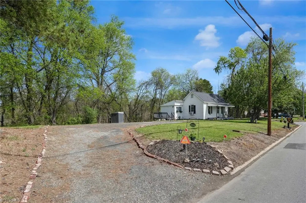 1723 E Meadow Road Eden, NC 27288